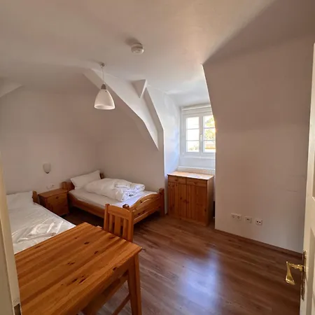 Gasthaus&pension Grüner Baum Pensión *